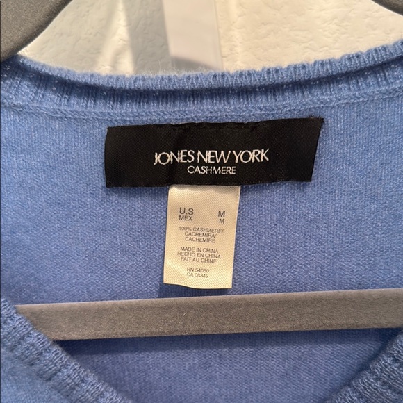 Jones New York Women’s Blue Cashmere VNeck Sweater - Picture 2 of 7